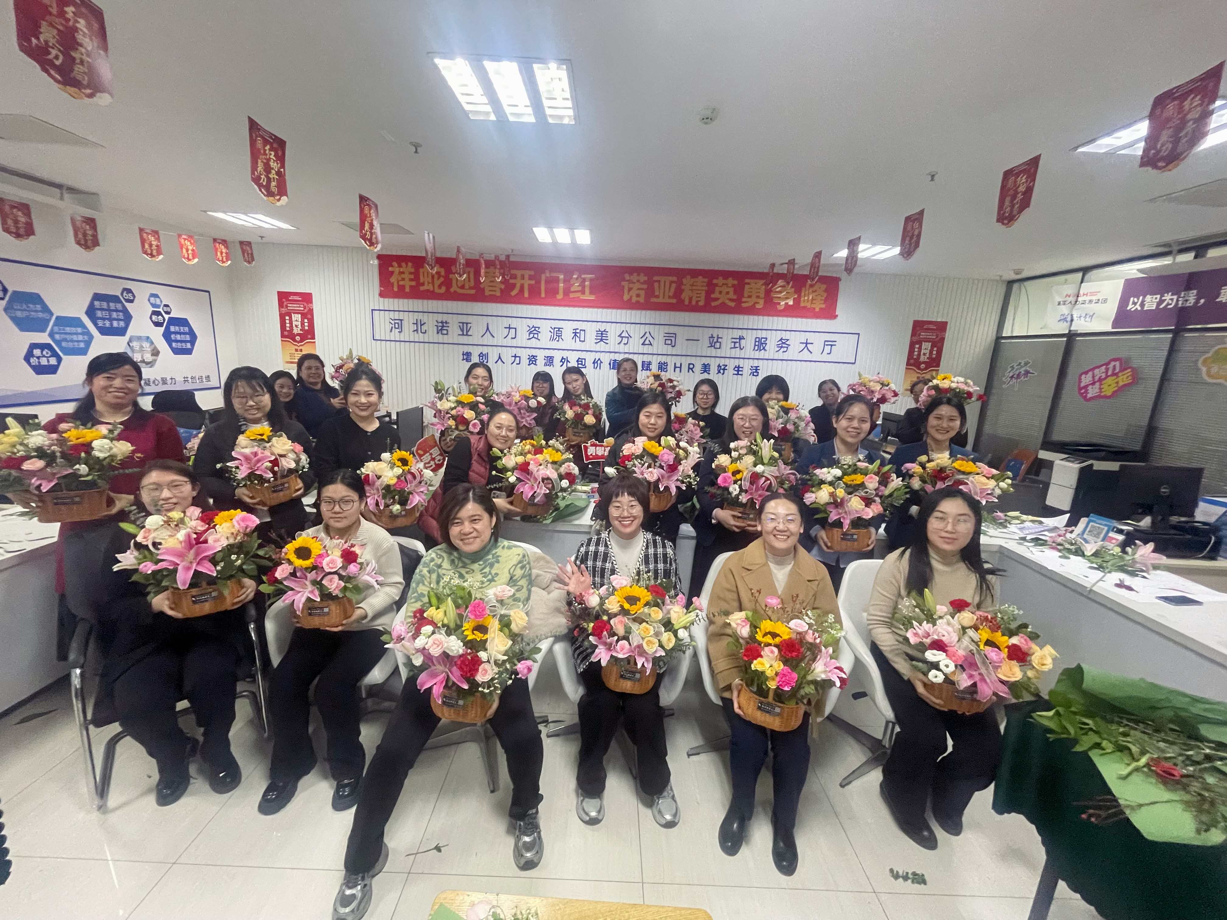 婦女節(jié)插花活動(dòng)，綻放女性芳華